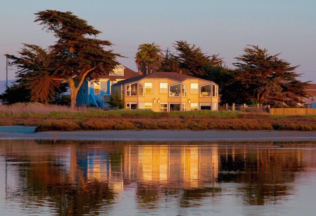 Captain'S Inn At Moss Landing Exterior photo
