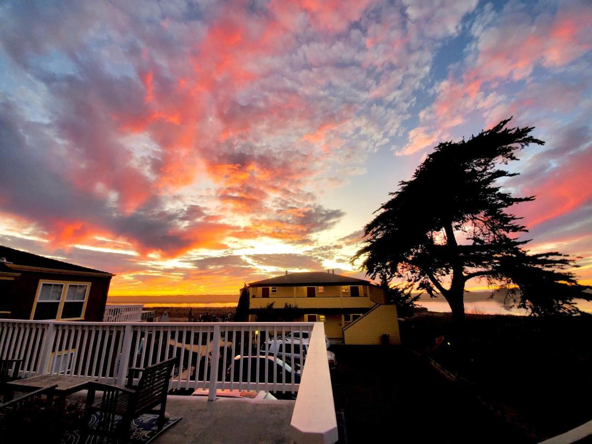 Captain'S Inn At Moss Landing Exterior photo